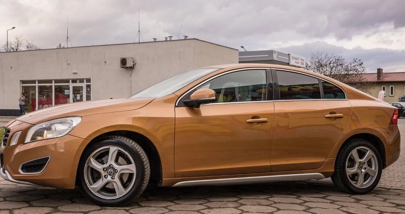 Volvo S60 cena 38500 przebieg: 348000, rok produkcji 2010 z Września małe 172